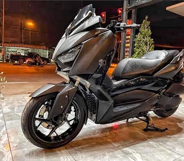 Yamaha Xmax 300สีดำ