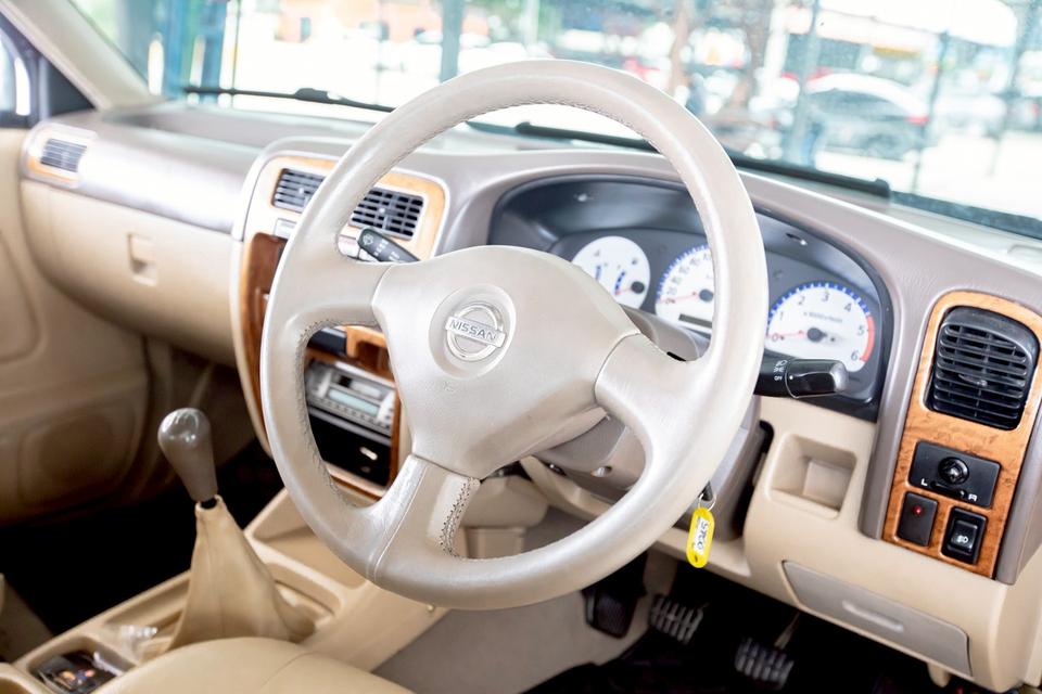 Nissan FORNTIER DOUBBLECAB 3.0 ZDI เกียร์ธรรมดา สีดำ ปี 2004 14