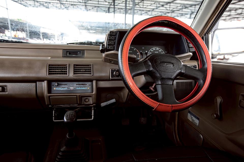 Isuzu Space Cab 2.5L ดีเซล ปี 1993 สีเทา เกียร์ธรรดา  15