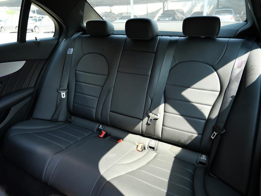 Benz C300e AMG Sport Plug-in Hybrid ปี 2021 เลขไมล์ 55,xxx km. 12