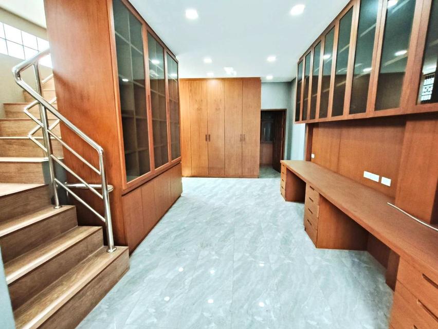 ขายอาคารพาณิชย์ 4 ชั้น 15.4 ตร.ว. ซ.เจริญราษฎร์ 5 แยก 4 สภาพพร้อมอยู่ ตกแต่งอย่างดี 8