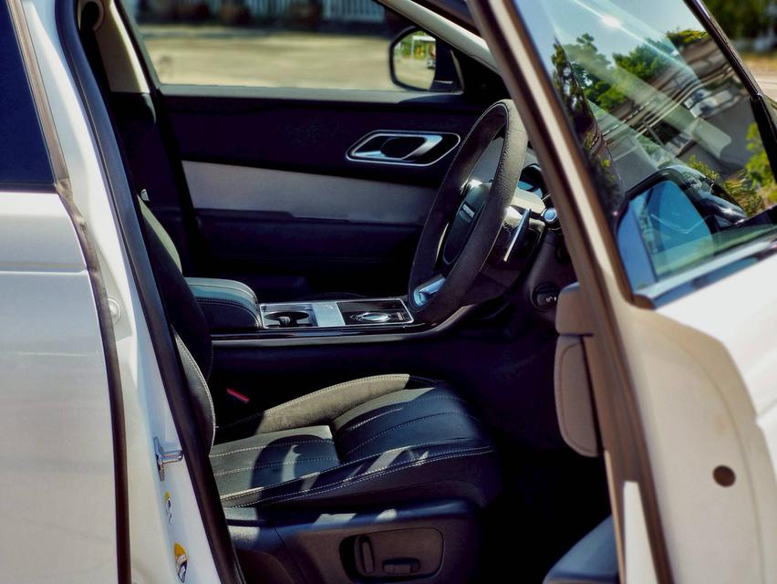 Land Rover Range Rover VELAR R-Dynamic ปี 2019 ไมล์ 3x,xxx km. 7