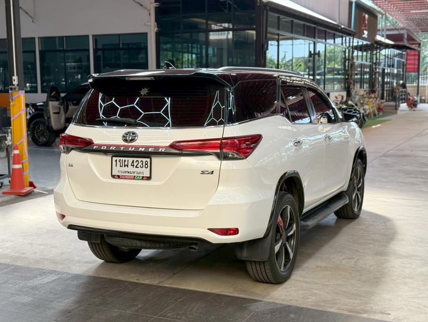 TOYOTA FORTUNER 2.8 V 4WDปี2016รถบ้านแท้ รถสวยบอดี้เดิม รูปที่ 5