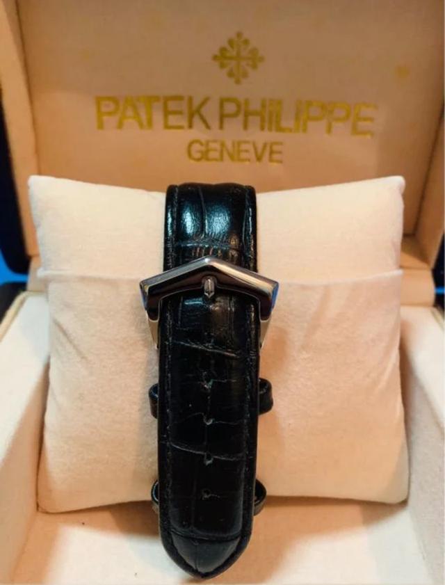 นาฬิกาข้อมือสายหนังแบรนด์ Patek Philippe 2