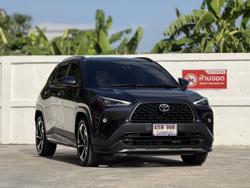 2024 TOYOTA YARIS CROSS, 1.5 HEV PREMIUM LUXURY โฉม ปี23-ปัจจุบัน สีเทา ตัวท็อปสุด หลังคาแก้ว รูปที่ 2