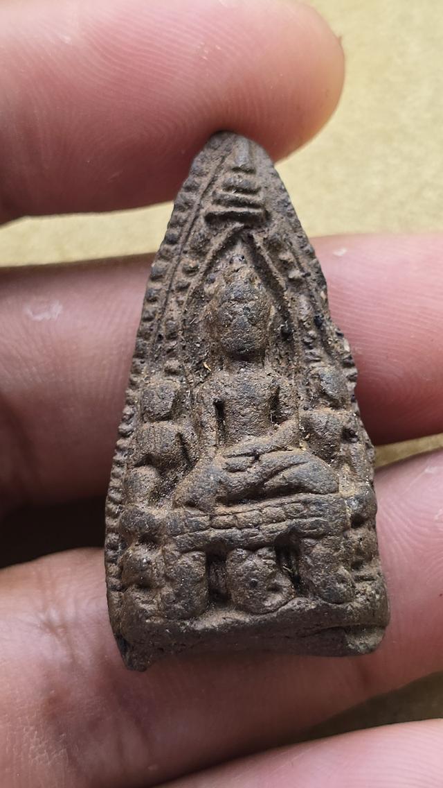 พระเลี่ยงลำพูน เนื้อเขียว