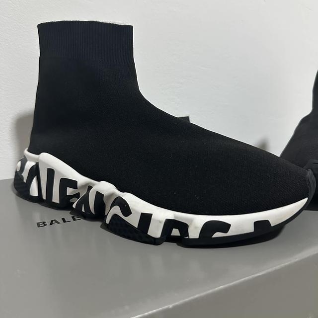 ลองเท้า BALENCIAGA เบอร์42 รูปที่ 3