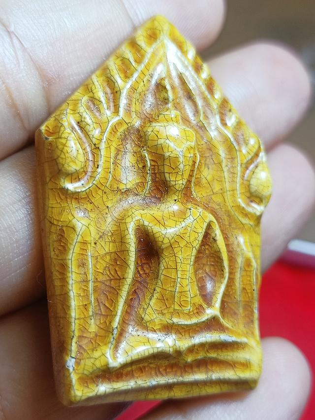 พระขุนแผนมีลายแตกงาเก่าได้บ้านมาแบ่งคะ