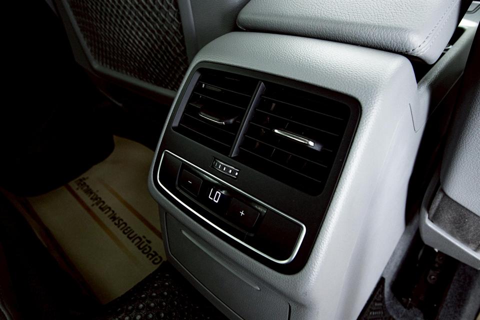 รหัสรถ 1D271 AUDI A4 40 TFSI S LINE 2.0 2018 16