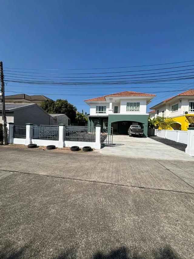 U1393 ให้เช่าบ้านเดี่ยว 2 ชั้น หมู่บ้านภัสสร 13  มีนบุรี หนองจอก ถ.สุวินทวงศ์ บ้านพร้อมเฟอร์ ทำเลดีเดินทางสะดวกเข้าออกได้หลายทาง 1