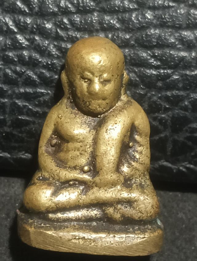 รูปหล่อ หลวงพ่อเงิน วัดบางคลาน