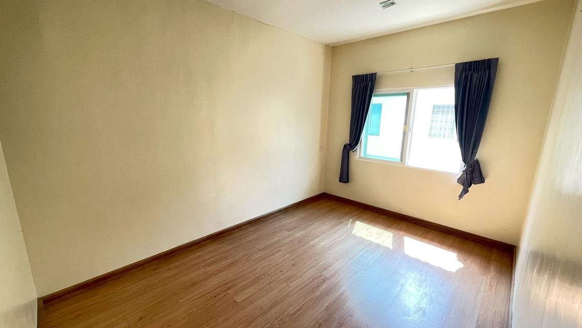 บ้าน 2 ชั้น หมู่บ้านโกลเด้นทาวน์ พระราม 2 สมุทรสาคร 4ห้องนอน 3ห้องน้ำ 2จอดรถ ต่อเติมครัวและหน้าบ้าน 9