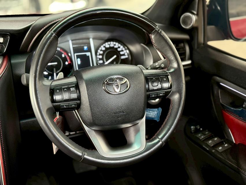 TOYOTA FORTUNER 2.4 LEGENDER 2023  9