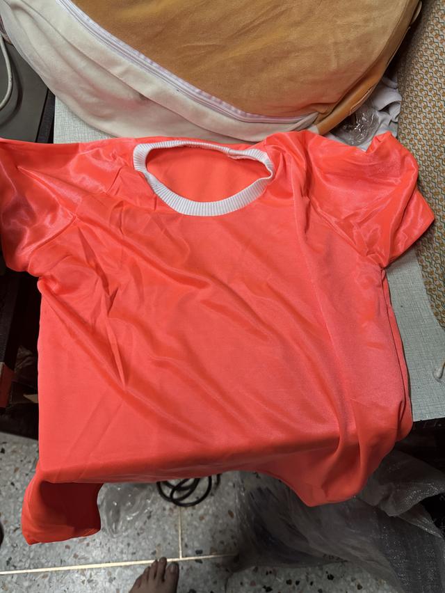 เสื้อสต๊อก คอปกโปโล ของกลม แขนยาวแขนสั้น เสื้อกีฬาเสื้อพละเด็กเล็กราคาถูกซื้อไปบริจาคได้ตามโรงเรียนต่างๆที่ขาดแคลนชุดกีฬา