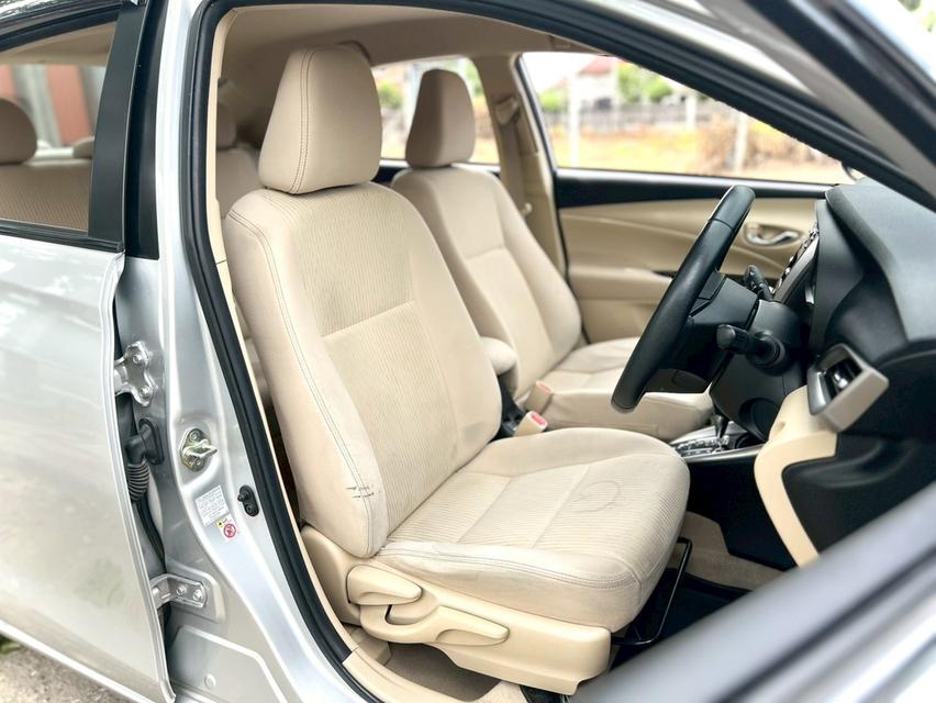 Toyota Yaris Ativ 1.2G ปี17 12