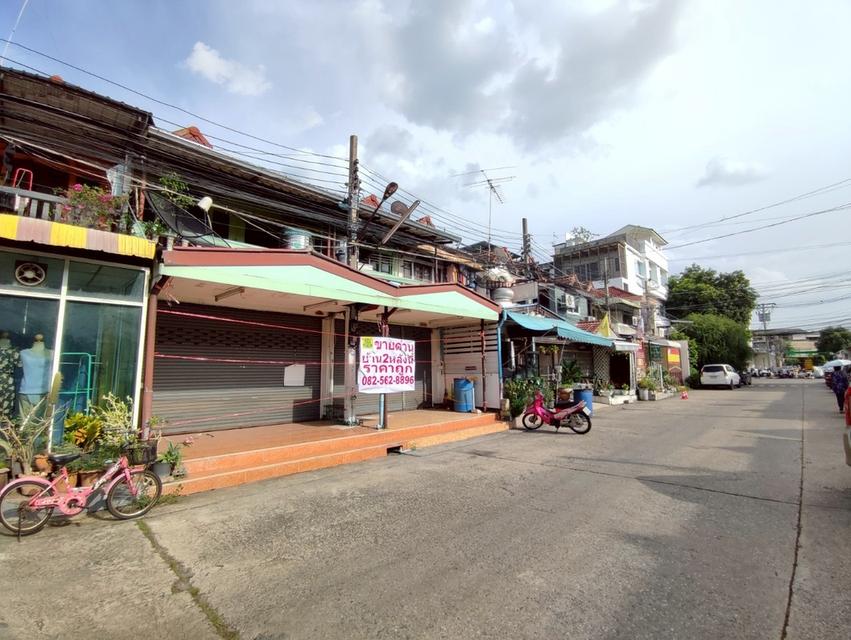 ขายบ้าน 2 ชั้น สองหลังติด ซอยวิภาวดีรังสิต35 ใกล้สนามบินดอนเมือง