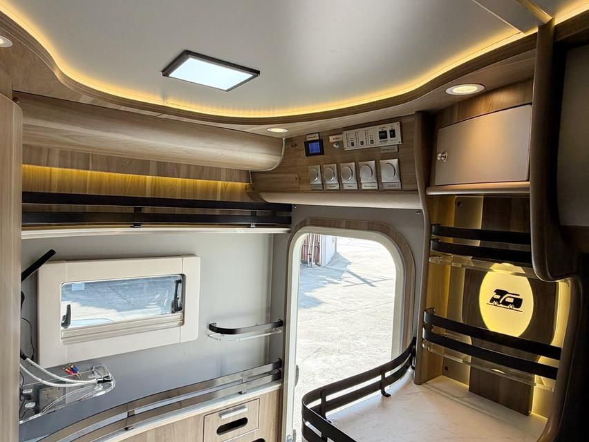 2023 FORD BETA MOTORHOME รถมือเดียวออกป้ายแดง รถวิ่งน้อยเพียง 9,000 กม รถไม่เคยมีอุบัติเหตุครับ รูปที่ 12