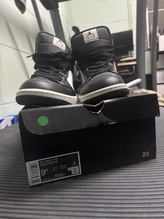 รองเท้าNike Air Jordan 1 Mid (Black/White) รูปที่ 7