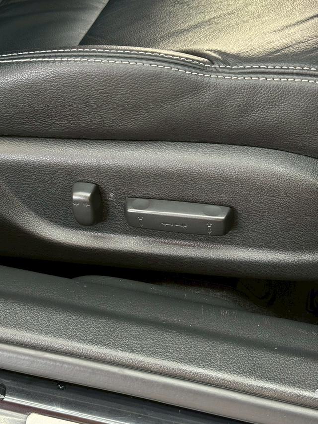 HONDA CIVIC 1.8 ES ปี 2014 ไม่มีชน จมน้ำ ไมล์แท้  พาช่างมาเช็คได้เลย บุ๊คเซอร์วิสครบ เช็คศูนย์ทุกระยะ 12