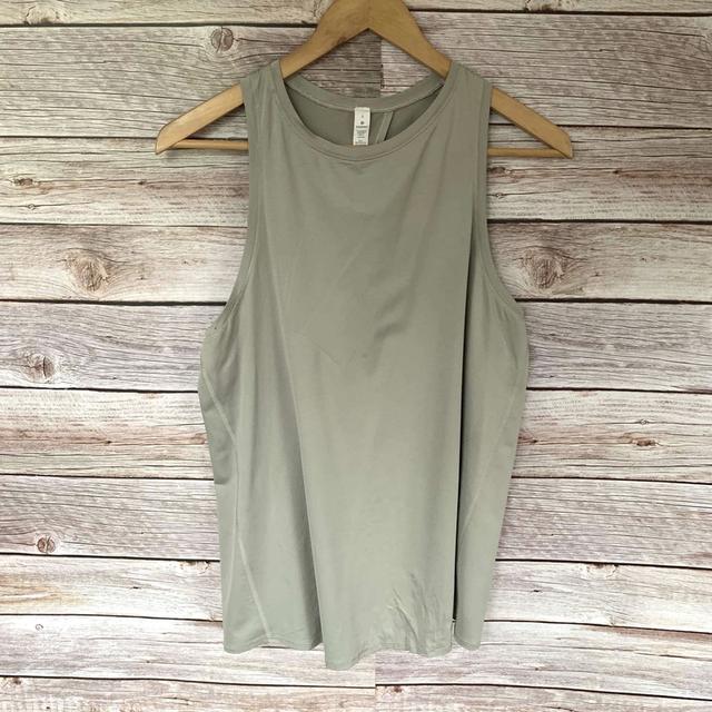 lulu lemon เสื้อกีฬามือสอง สวยมาก