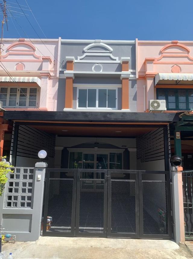 🏡💕 ทาวน์เฮาส์ 2 ชั้น รีโนเวทใหม่ ลาดกระบัง 💕🏡 📍 หมู่บ้านพูนสินธานี 1 ถ.เคหะร่มเกล้า 64 2