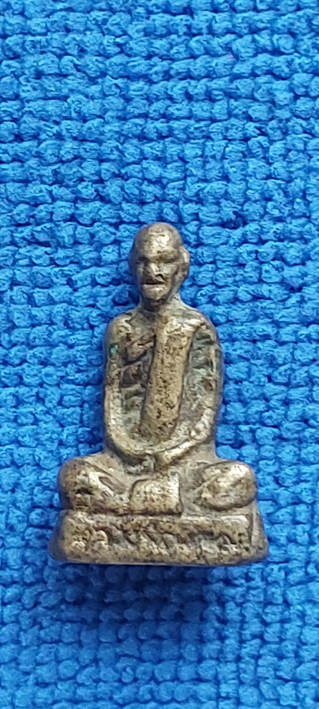 รูปหล่อโบราณหลวงพ่อพรหม วัดเช่องแค