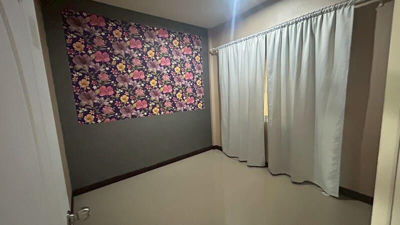 ขายทาวเฮาส์ชั้นเดียวหลังริม ทำเลดี หน้าบ้านกว้าง การเดินทางสะดวกไปพัทยา 10