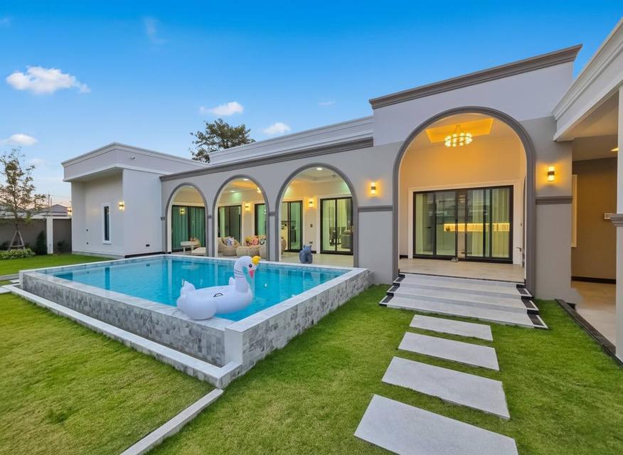 Modern Classic Pool Villas Pattaya 17.8 Million 1