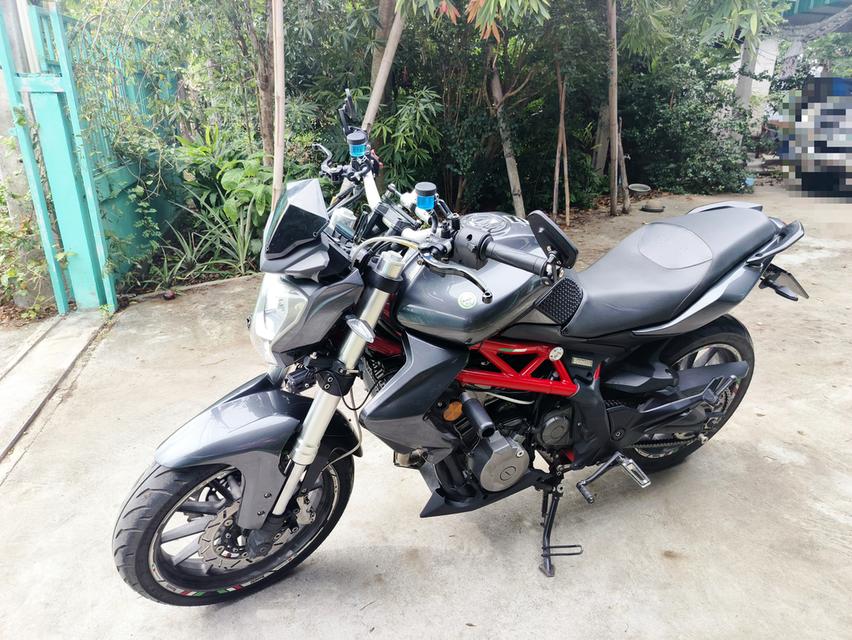 Benelli tnt 300