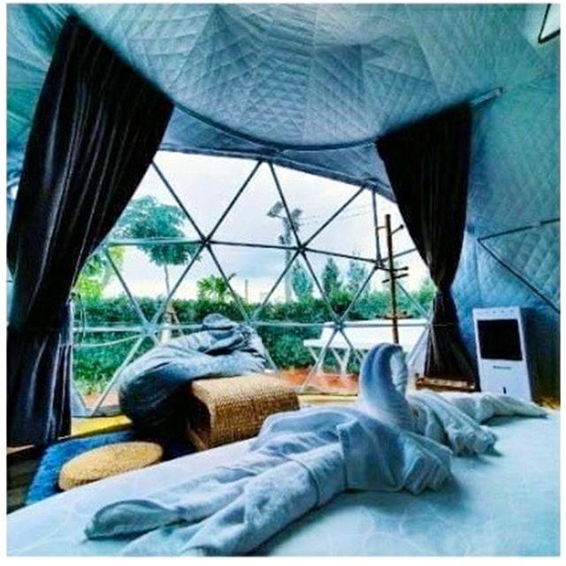 ปั๊มน้ำมัน พีที บ้านคา 3.4 กม ขายรีสอร์ท 1 หลัง พร้อมที่ดิน 15 ไร่ ขาย 4 นอน วัดรางเสน่ห์ 1.7 กม.. 4 น้ำ กลางเมืองราชบุร
