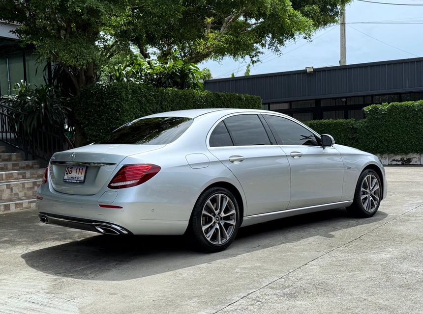 2018 BENZ E350e รถมือเดียว 67,000 กม สภาพป้ายแดง มี ADVANCE PACKAGE เหลืออีกนาน รถไม่มีอุบัติเหตุครับ