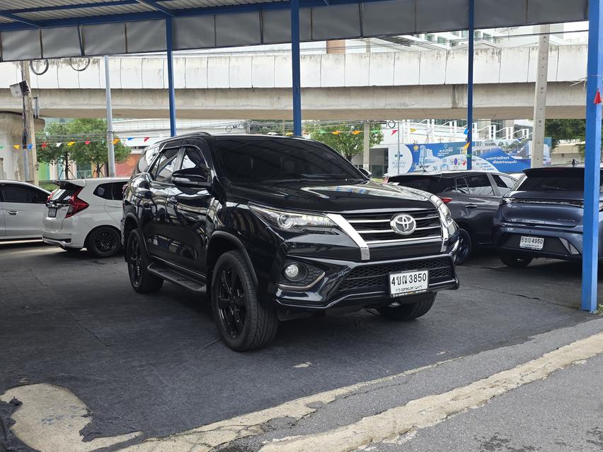 2016 TOYOTA FORTUNER 2.8TRD SPORT (2WD) A/T ดีเซล (ทะเบียน 4ขณ3850กทม) *เลขไมล์ 128,2xx km.สีดำ ราคา 725,