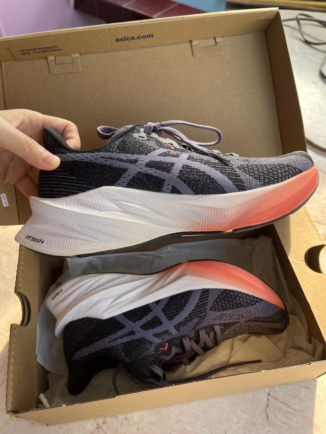 รองเท้าวิ่งยี่ห้อ ASICS