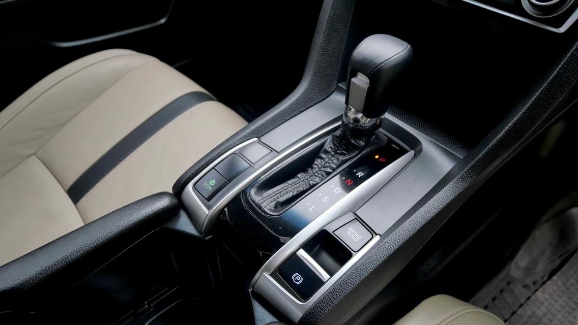 CIVIC FC 1.8 EL ปี2018 รถบ้านมือเดียว ประวัติศูนย์ชัดเจน 13