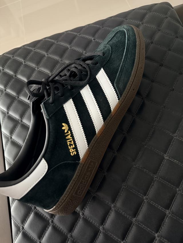 รองเท้า Adidas Spezial สีดำ Size 46 มือสอง