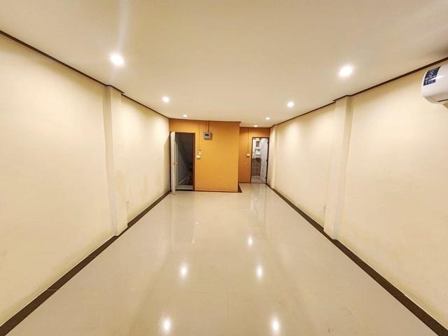 เหมาะลงทุน Hostel Airbnb รัชดา ใกล้ MRTโชคชัย4 299ม. อาคาร 4ชั้น 6–8นอน 6น้ำ 20 ตร.ว.252 ตร.ม. 5