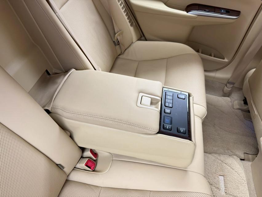 TOYOTA CAMRY, 2.5 HV PREMIUM โฉม ปี12-18 สีดำ เกียร์ออโต้ เบนซิน/ไฮบริด ตัวท็อปสุด มือเดียวป้ายแดง 👉ไมล์แท้ 128,239 km. คู่มือบุ๊คเซอร์วิสครบ รูปที่ 11