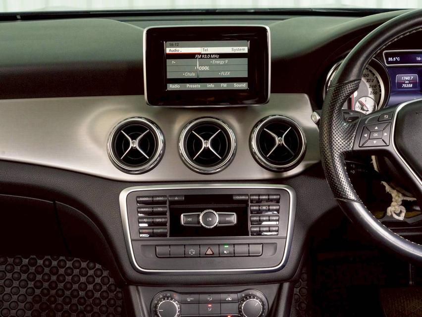 ขาย Benz Gla200 1.6Urban ปี14 10