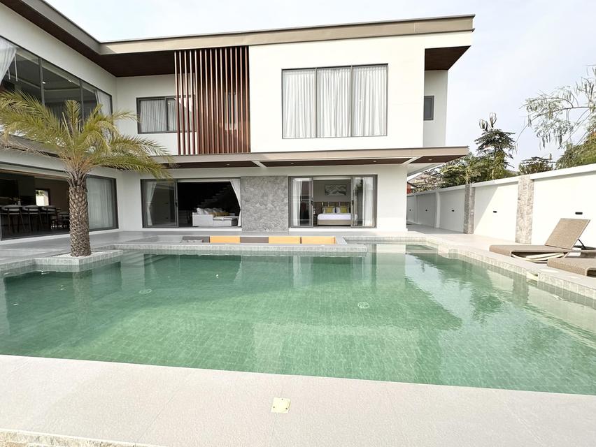 Luxury Pool Villa for Sale in Pattaya- Huai Yai 