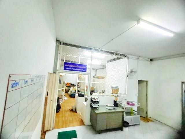 ตลาดลำปลาทิว 2 กม. ตรม.ละ 50 บาท ลด50% ถูกที่สุดในโลก นิคมลาดกระบัง 1 กม. โกดังให้เช่าพร้อมสำนักงาน 3 นอน 4 น้ำ 175ตร.ว. 4