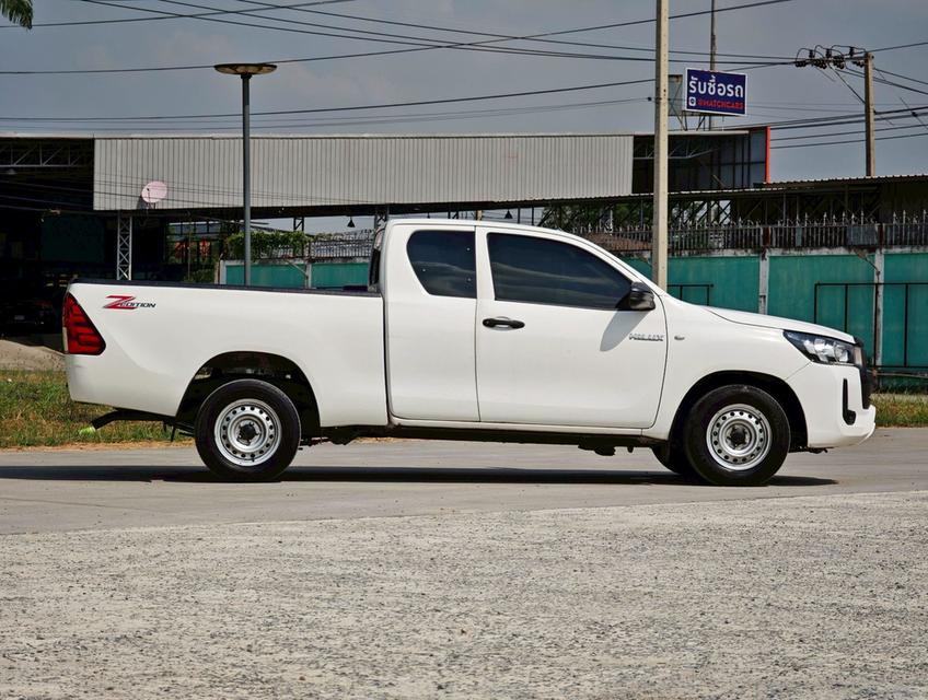 TOYOTA REVO Z-Edition Smart Cab 2.4 Entry M/T 9