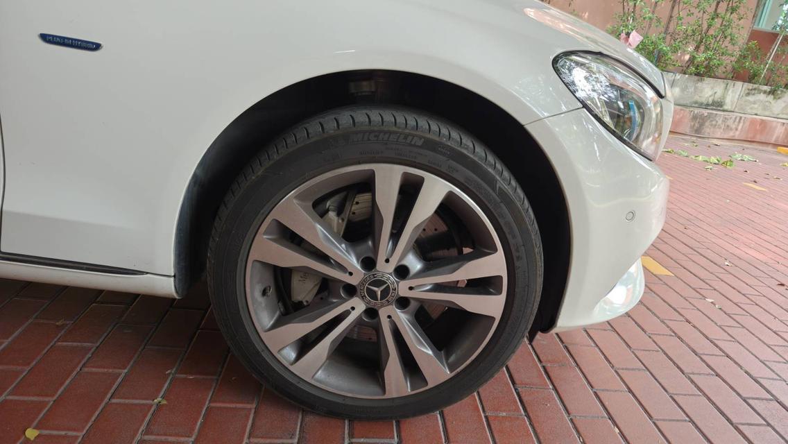 Mercedes-Benz C350e ปี 2017 6