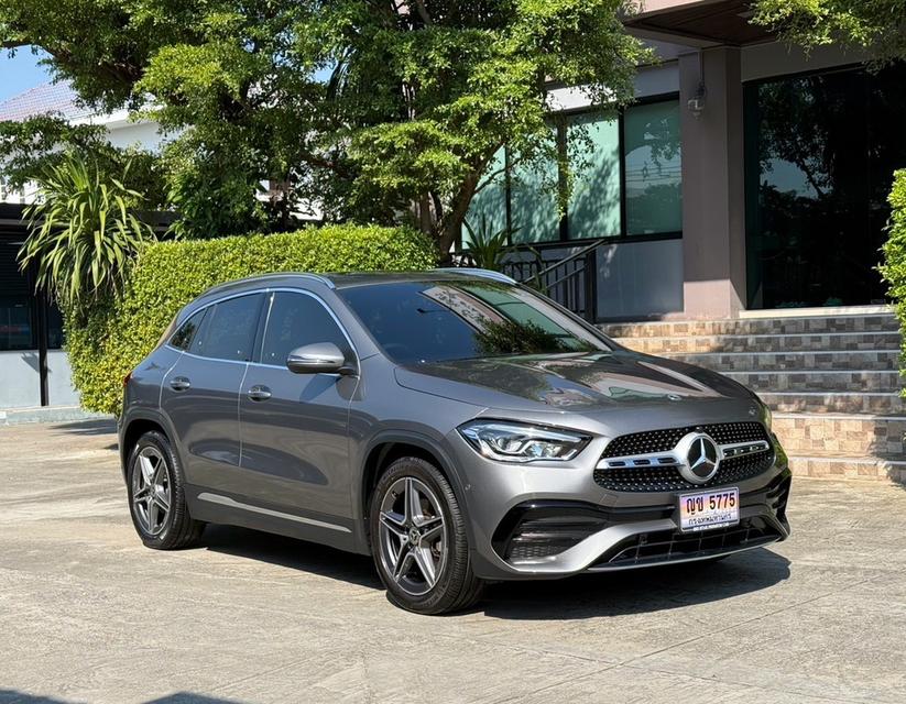 2023 BENZ GLA 200 AMG รถมือเดียว สภาพป้ายแดง รถวิ่งน้อยเพียง 30,000 กม รถไม่เคยมีอุบัติเหตุครับ