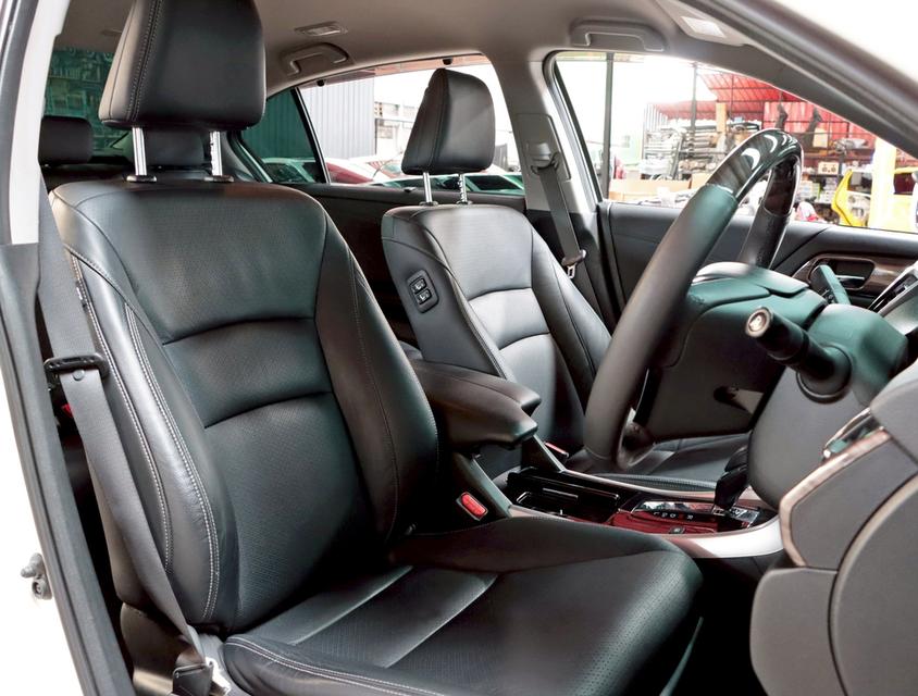 HONDA ACCORD 2.0 EL i-VTEC ปี 2016 12
