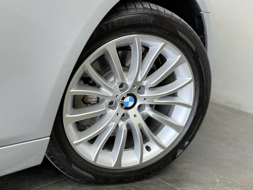 BMW SERIES 5, 528i LUXURY โฉม F10 ปี10-17 ปี2015สีเทา เครื่องยนต์เบนซิน 4 สูบ TwinPower Turbo 218 แรงม้า 🚀🚀 ไมล์แท้ 259,472 km. พร้อมป้ายทะเบียน✅✅ รูปที่ 18