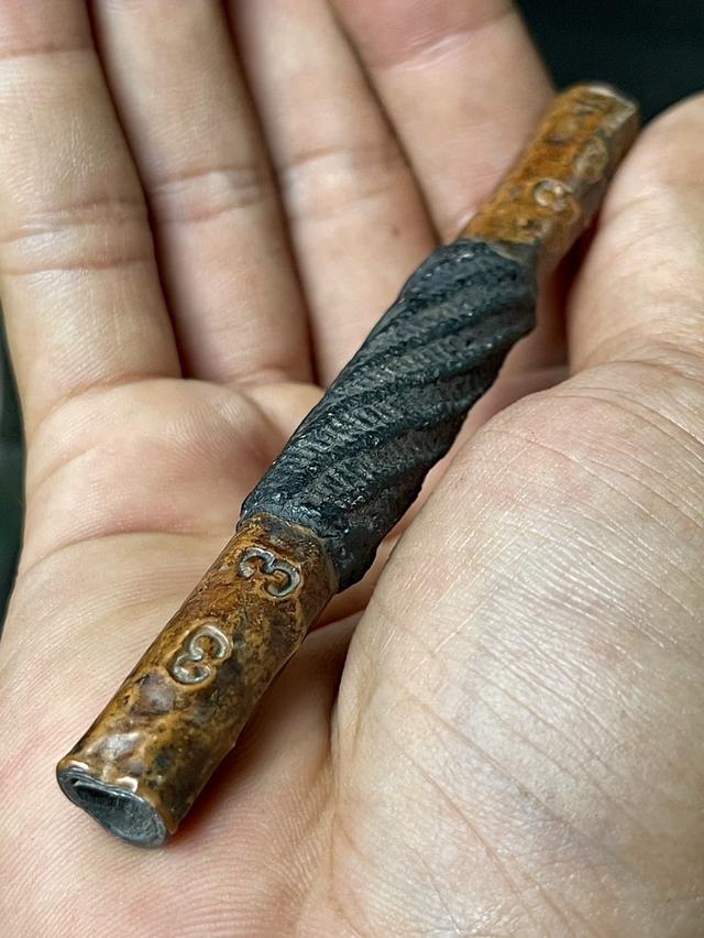 ตะกรุดหลวงปู่ทิมวัดละหารไร่ โค้ดเลข3 ปี17 ขนาด4นิ้ว 13