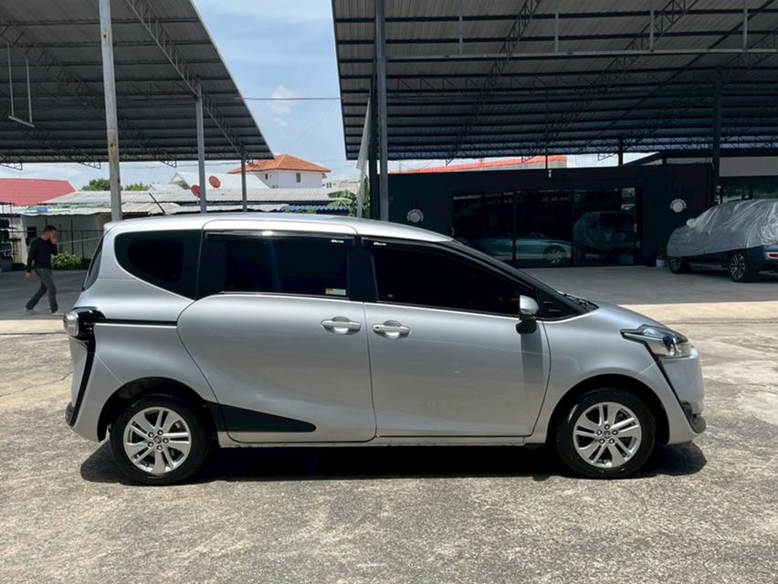 รถเข้าใหม่! TOYOTA SIENTA 1.5 G Wagon ปี 2017 7