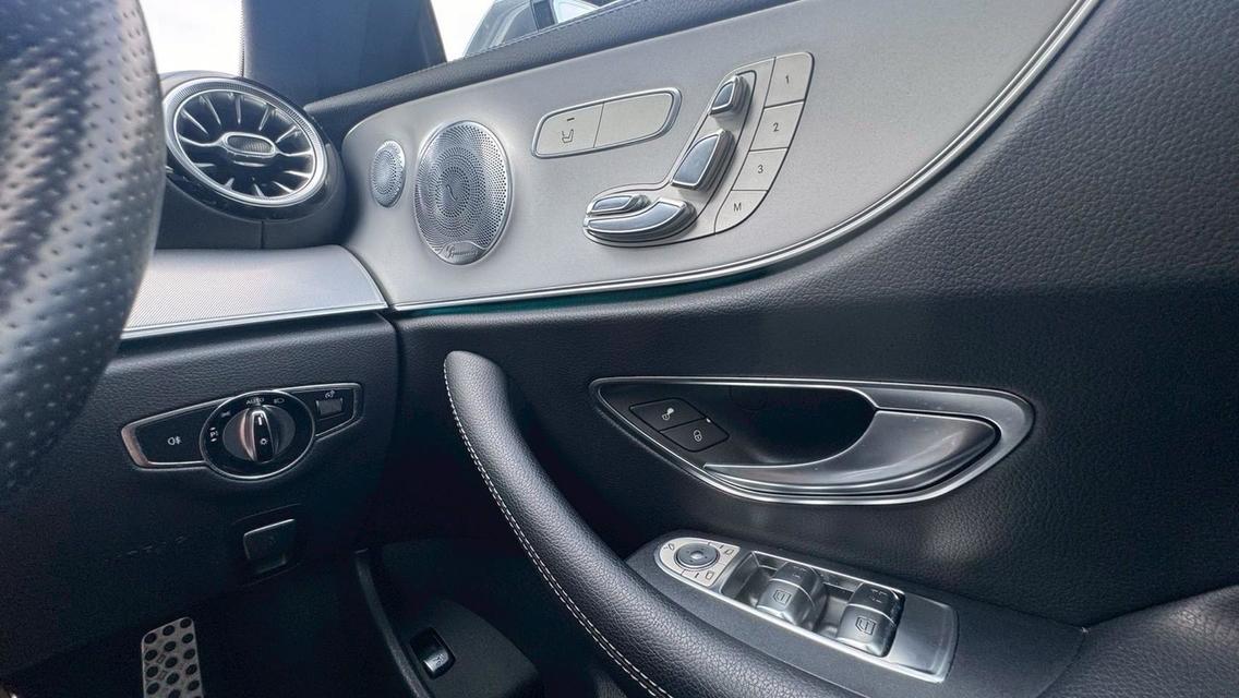 รหัสรถ TPV3749 BENZ E300 2.0 AMGปี : 2017 8