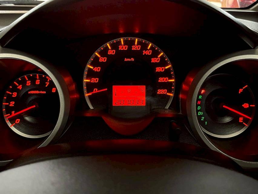 HONDA JAZZ 1.5 V (MNC) โฉมGE ปี 2014  16