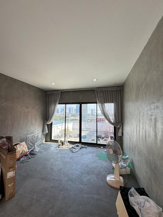 ่ขาย ตึกแถวอาคารพาณิชย์ 3 ชั้น ทำเลดี ติดสถานีรถไฟฟ้า บางหว้า ราคาต่อรองได้ 2